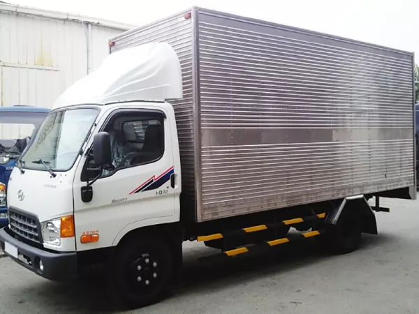 Dịch vụ thay Kính chắn gió xe tải Hyundai 5 tấn tận nơi